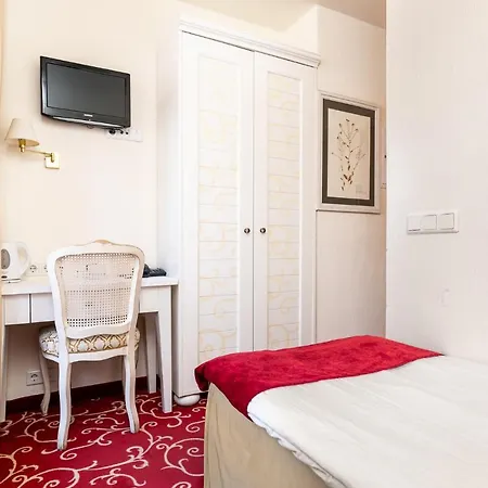 Meriton Old Town Garden Hotel 4*