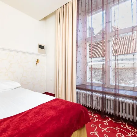 Meriton Old Town Garden 4*
