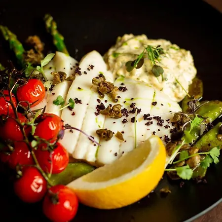 Ξενοδοχείο Meriton Old Town Garden 4*