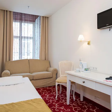 Meriton Old Town Garden Hotelli 4*