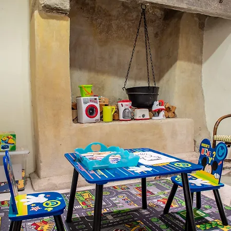 Ξενοδοχείο Meriton Old Town Garden