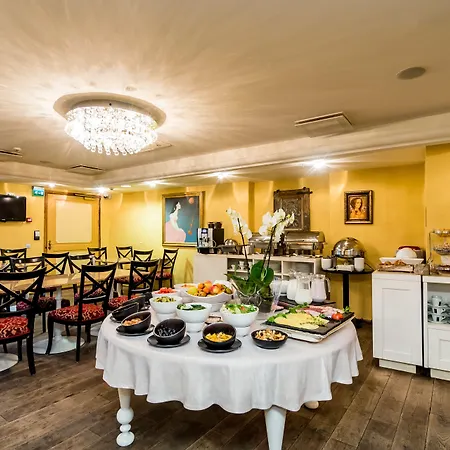 Ξενοδοχείο Meriton Old Town Garden