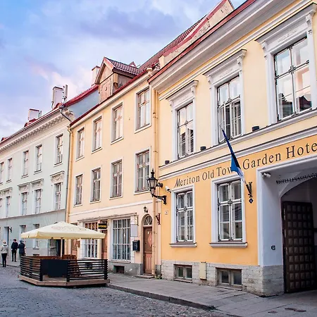 Meriton Old Town Garden Szálloda 4*