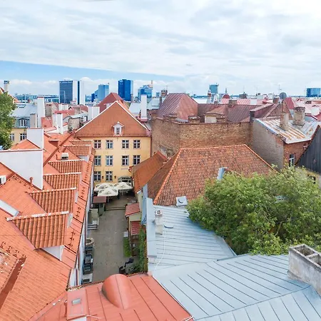 Meriton Old Town Garden 4*