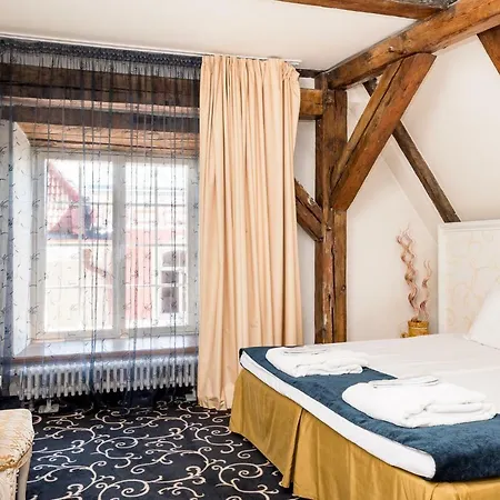 Hotel Meriton Old Town Garden 4*