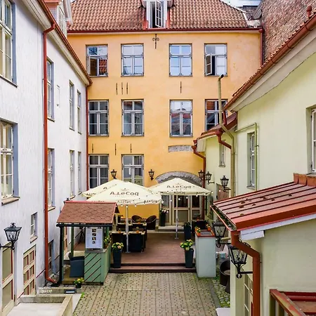 Szálloda Meriton Old Town Garden