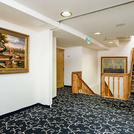 Meriton Old Town Garden 4* Ταλίν