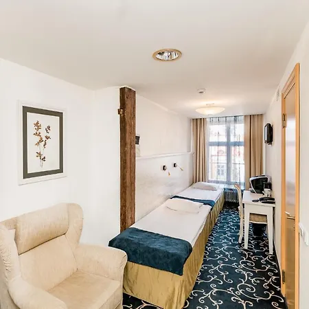 Ξενοδοχείο Meriton Old Town Garden