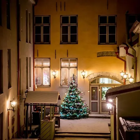 Meriton Old Town Garden Szálloda Tallinn