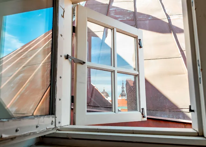 Meriton Old Town Garden Hotel