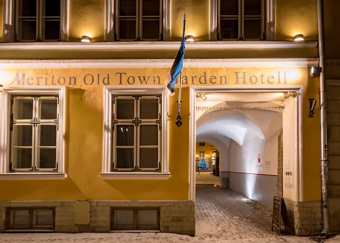 Meriton Old Town Garden 4*