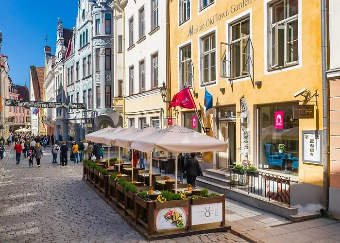 Meriton Old Town Garden Hotel