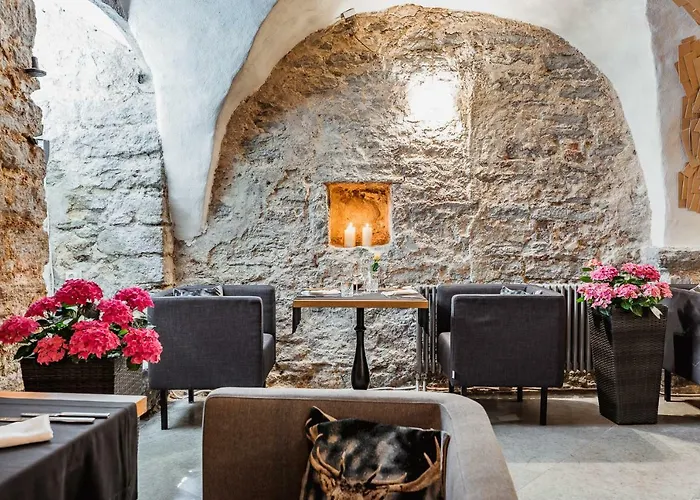 Meriton Old Town Garden 4*