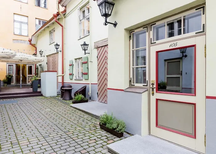 Meriton Old Town Garden