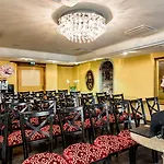 Meriton Old Town Garden Hotel