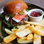 Meriton Old Town Garden 4*