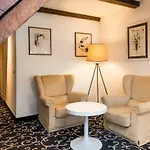 Meriton Old Town Garden 4*