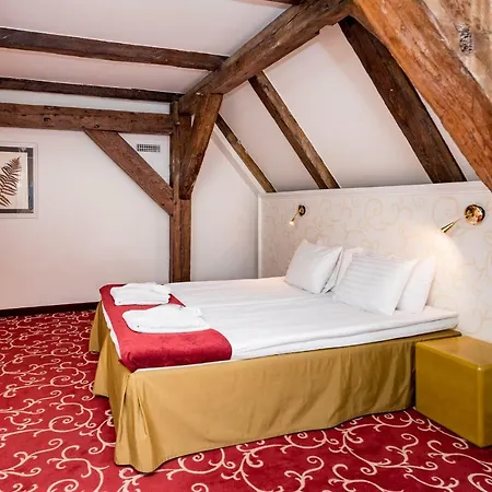 Hotel Meriton Old Town Garden