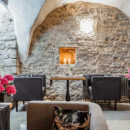 Meriton Old Town Garden 4*