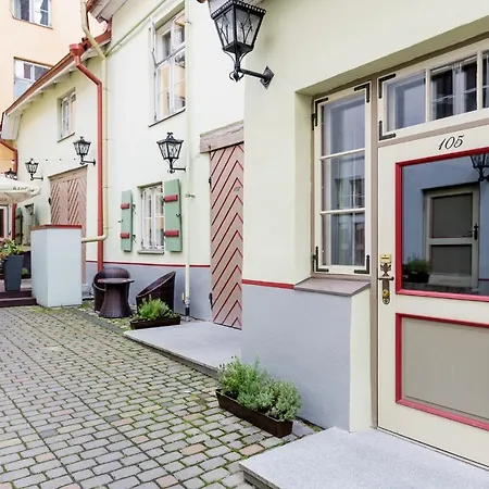 Meriton Old Town Garden