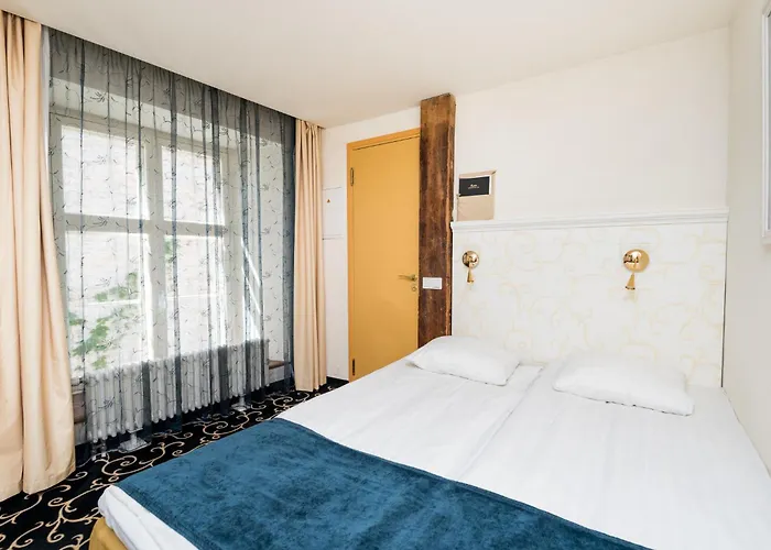 Meriton Old Town Garden 4*