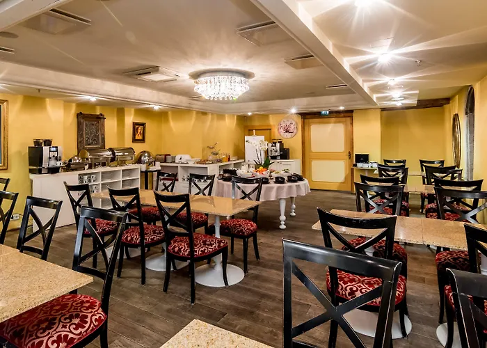 Ξενοδοχείο Meriton Old Town Garden