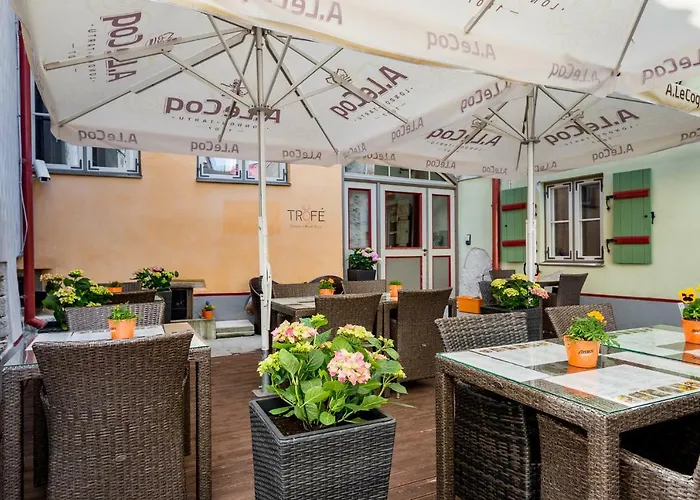 Meriton Old Town Garden